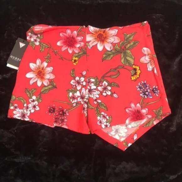 GUESS Koko Asymmetrical Skort In Flourish. M, XL - Picture 9 of 14